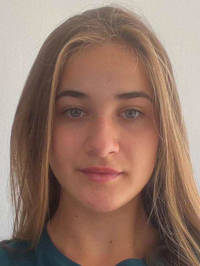 MESZAROS Anna